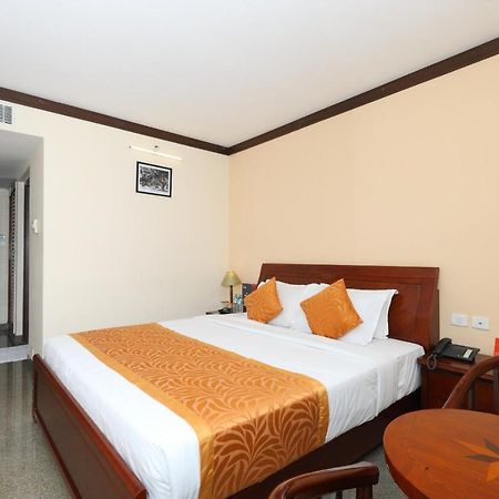 Oyo 15925 Tommaso Hotels And Resorts Sriperumbudur Bagian luar foto